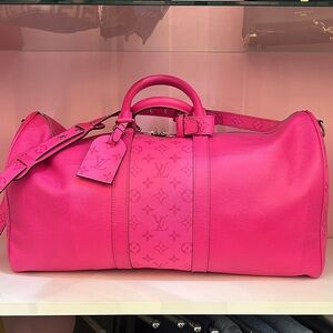 AUTHENTIC Louis Vuitton Taigarama Keepall Bandouliere 50 Fuchsia